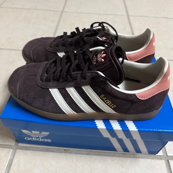 adidas Shoes - Adidas Gazelle Womens